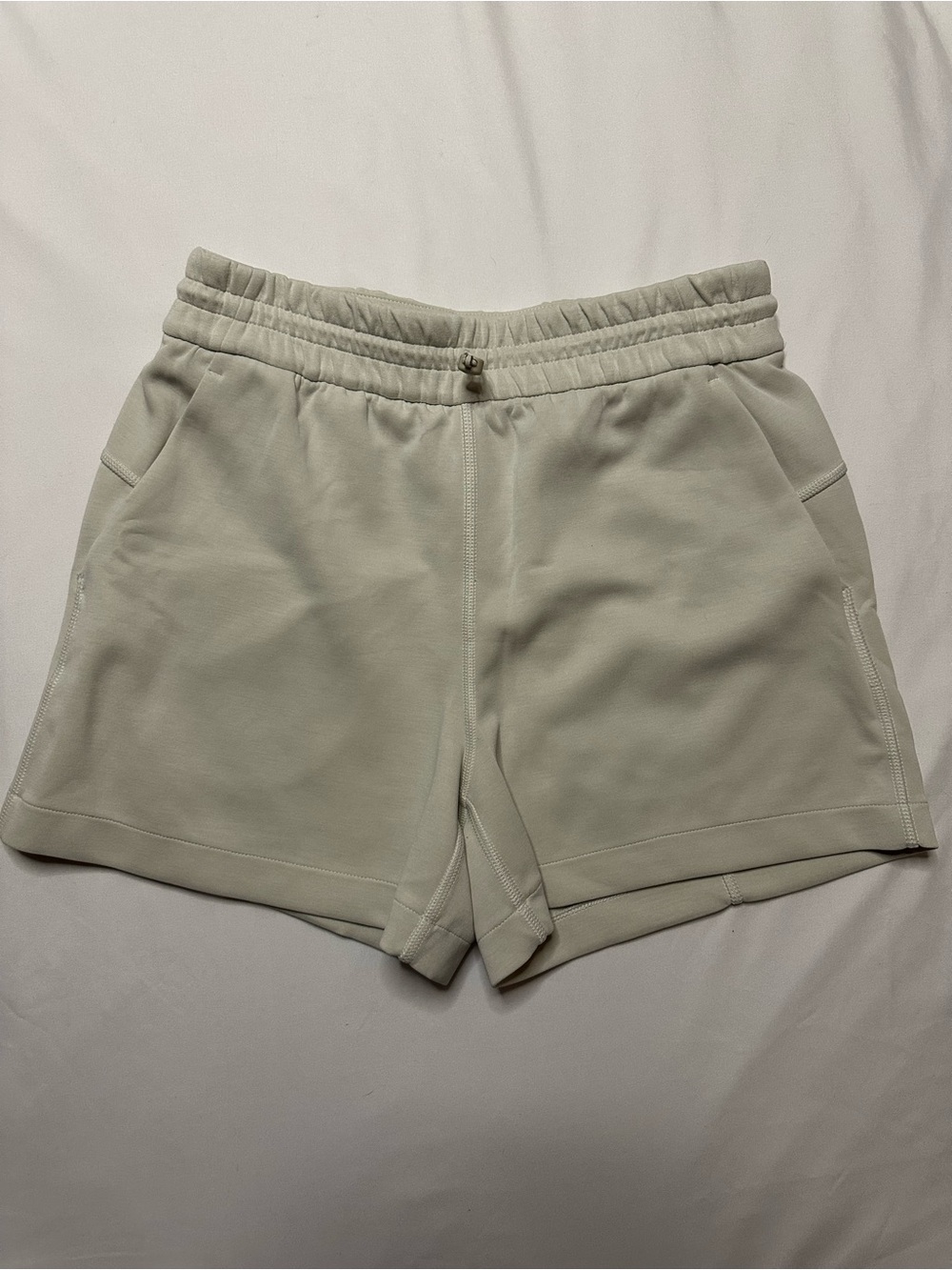 Lululemon white shorts with adjustable waist